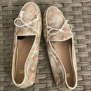 Women’s Johnston and Murphy moccasin